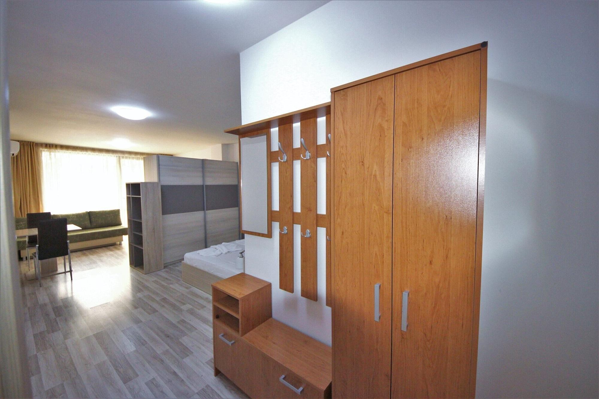 Menada Tarsis Apartments 阳光海滩 外观 照片