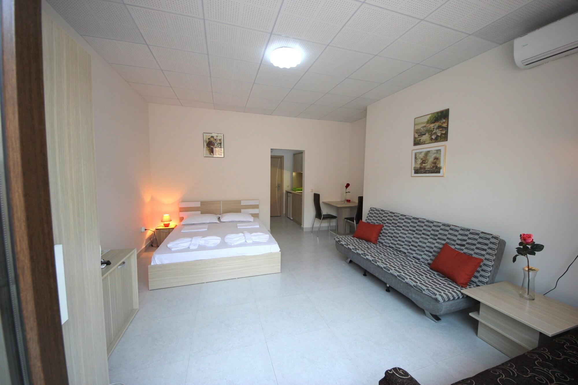 Menada Tarsis Apartments 阳光海滩 外观 照片