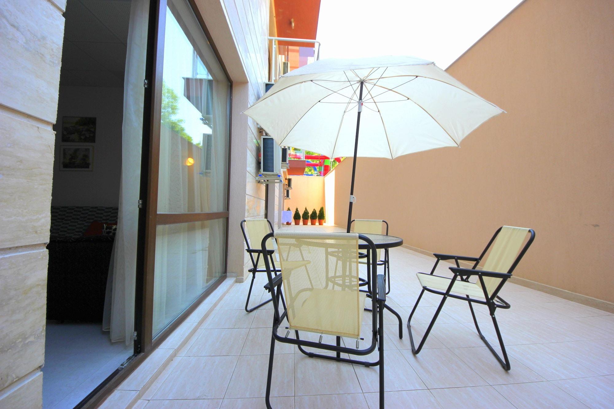 Menada Tarsis Apartments 阳光海滩 外观 照片