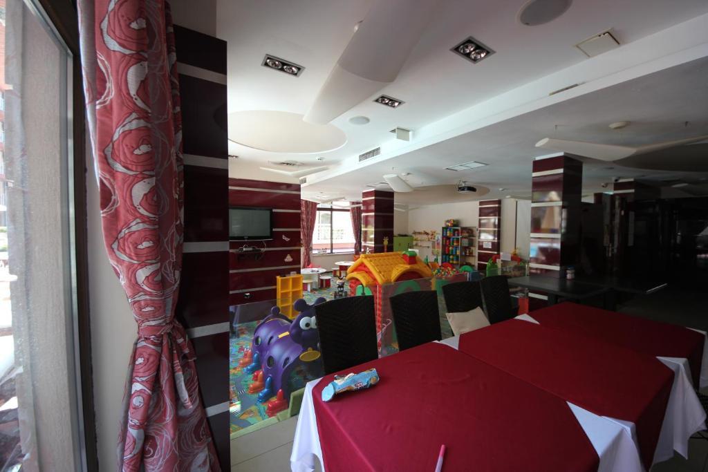 Menada Tarsis Apartments 阳光海滩 外观 照片