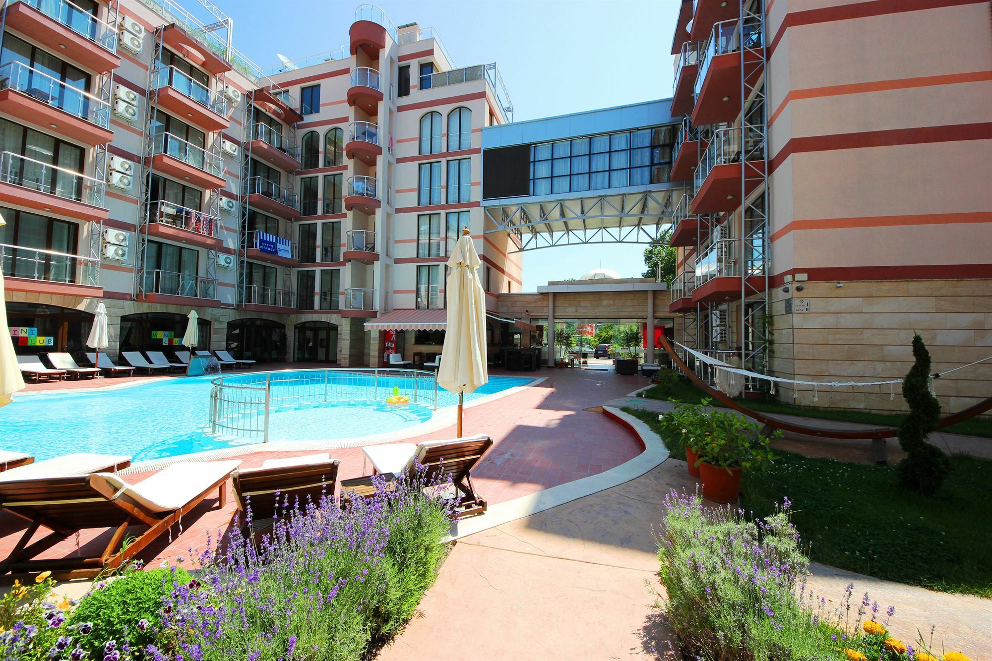 Menada Tarsis Apartments 阳光海滩 外观 照片