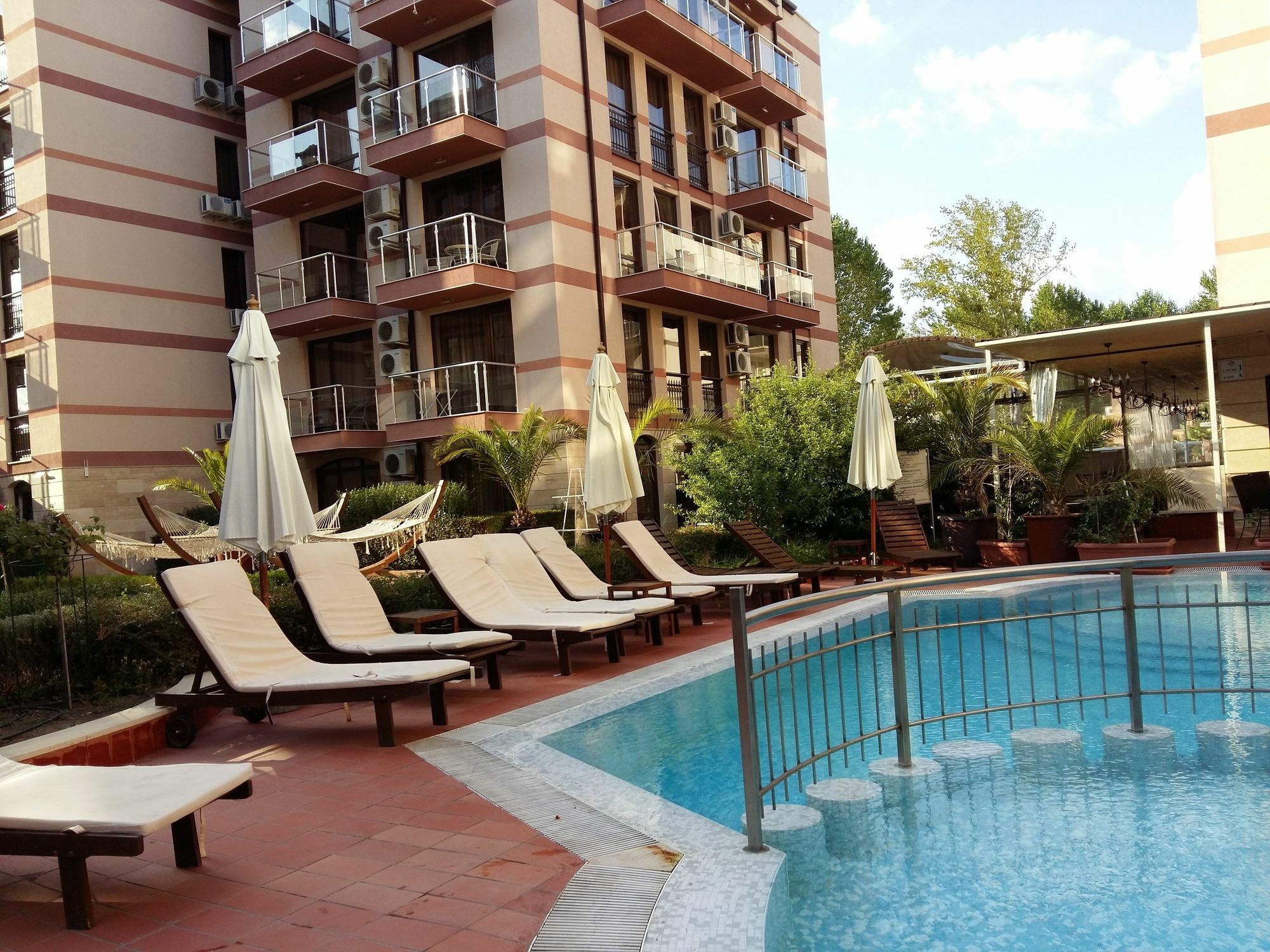 Menada Tarsis Apartments 阳光海滩 外观 照片